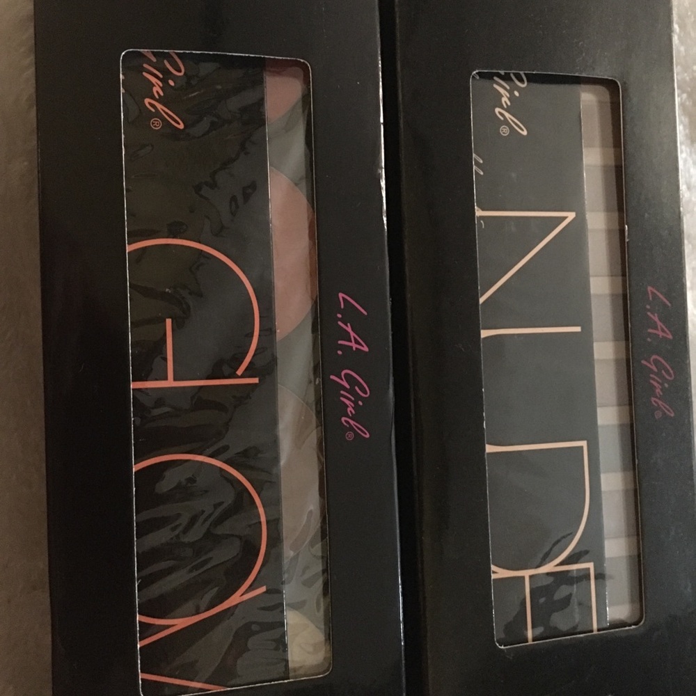 Makeup - Picture 3 of 3